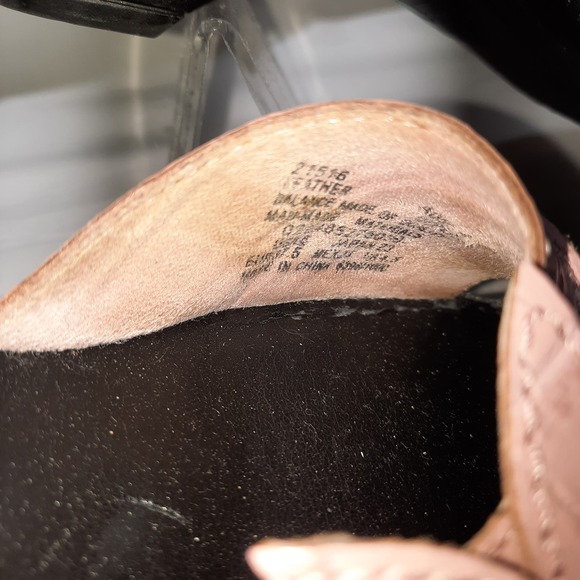 Vintage Thom McAn Pink Faux Croc with floral accent slip on low heel  6 - Picture 3 of 9